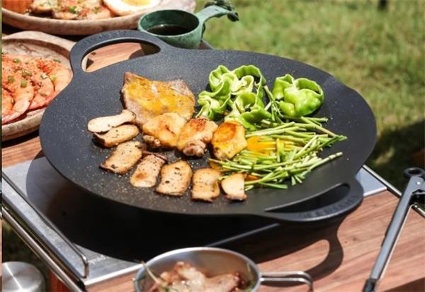 BUYDEEM Hliníková grilovacia nepriľnavá panvica 36 cm, model CP101, farba čierna