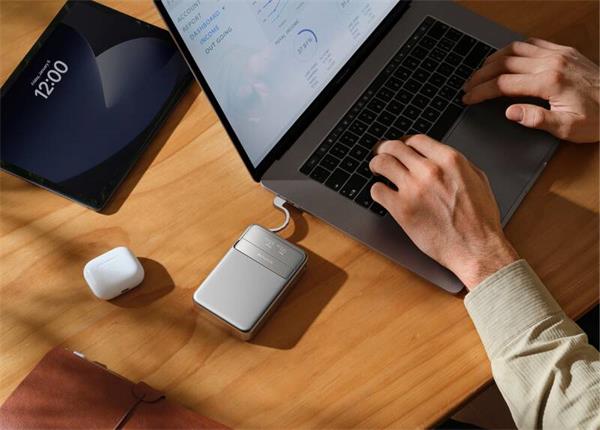 EcoFlow RAPID Magnetická Power Banka (10000mAh) - strieborná
