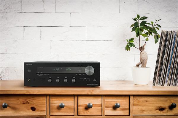Onkyo TX-8470 Hi-Fi sieťový stereo receiver, čierny